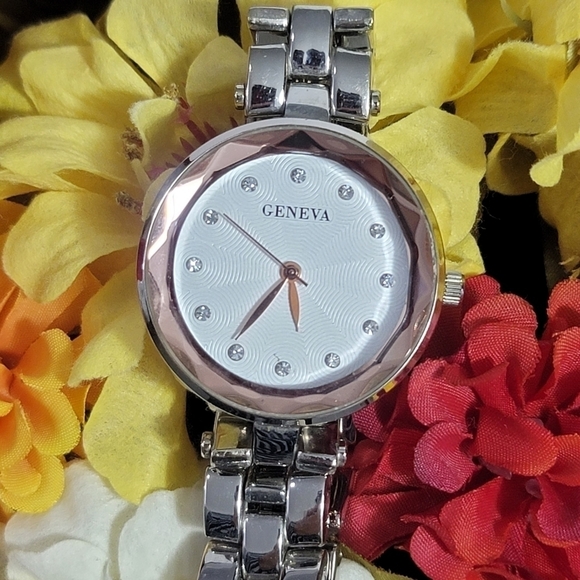 GENEVA WATCH WOMEN STAINLESS STEEL - Picture 1 of 7